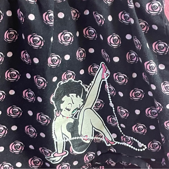 Betty Boop two Piece Pyjama Set in Size XS (Top) & Small (Shorts). - Picture 5 of 16